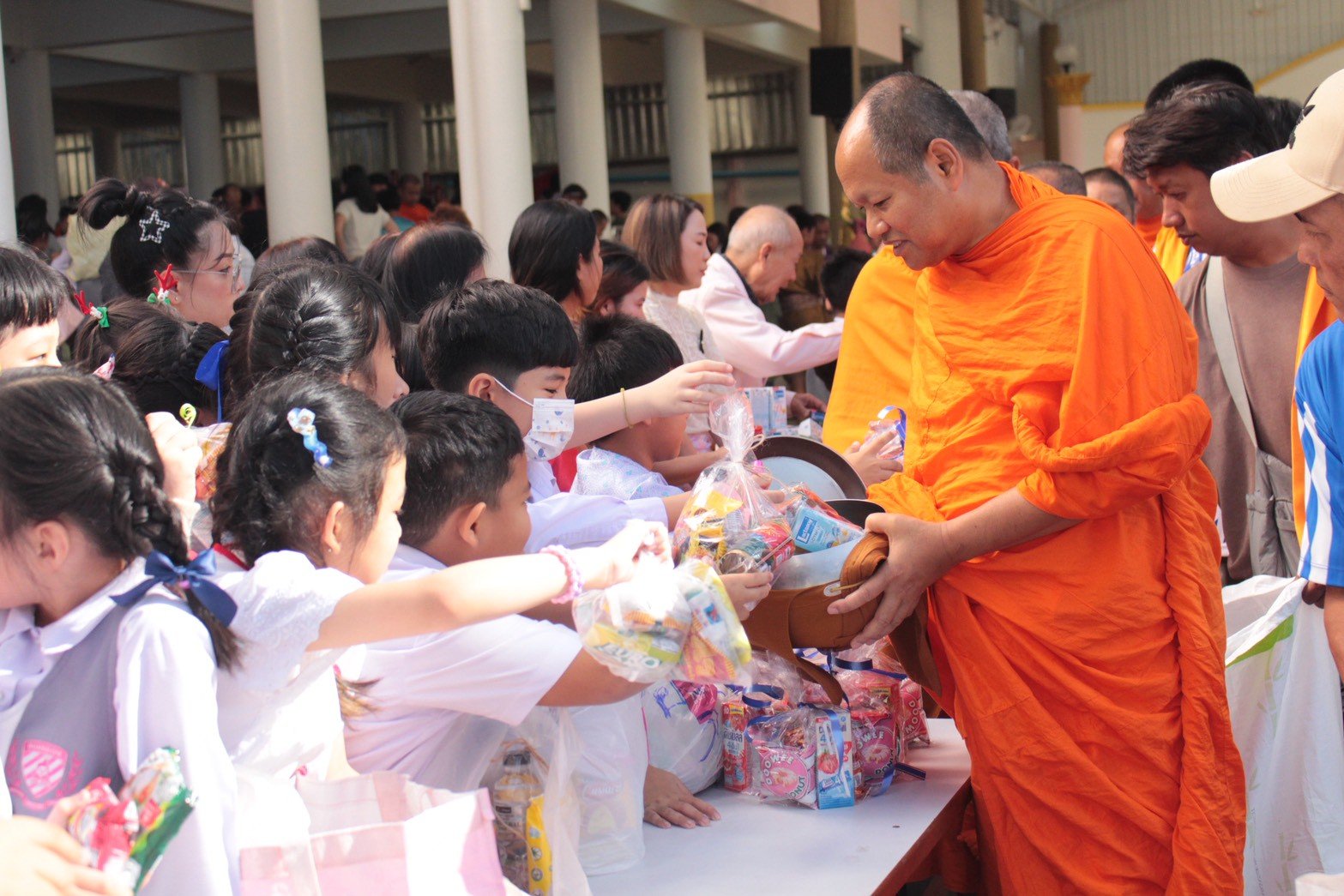 กิจกรรมทำบุญขึ้นปีใหม่